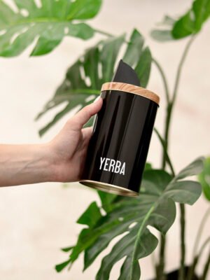 Lata de yerba simil madera